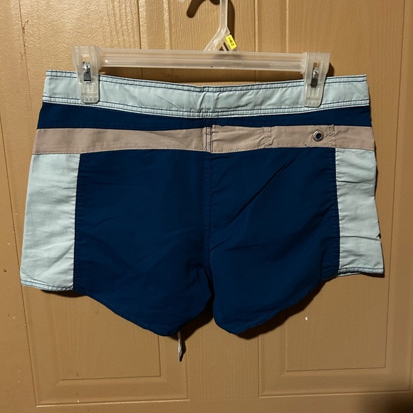 Shorts - Picture 3 of 3